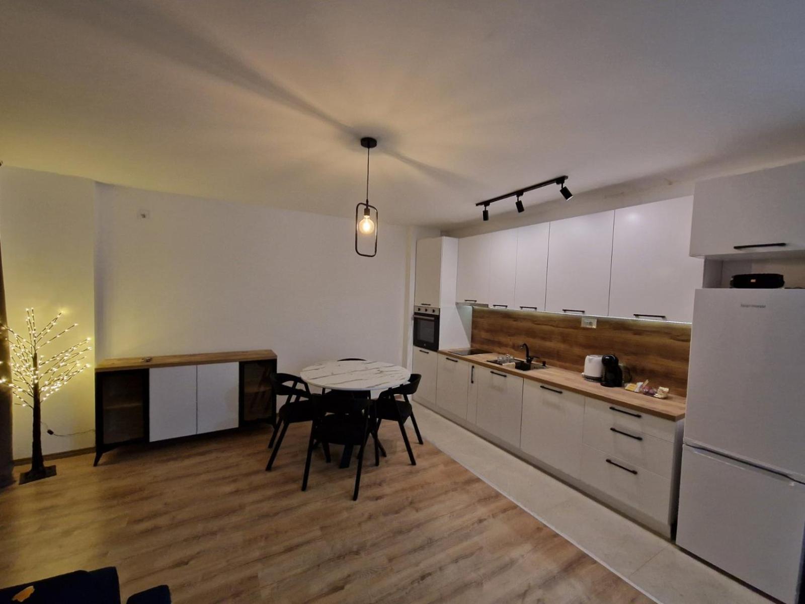 Kid Luxury Apartment Skopje Exteriör bild